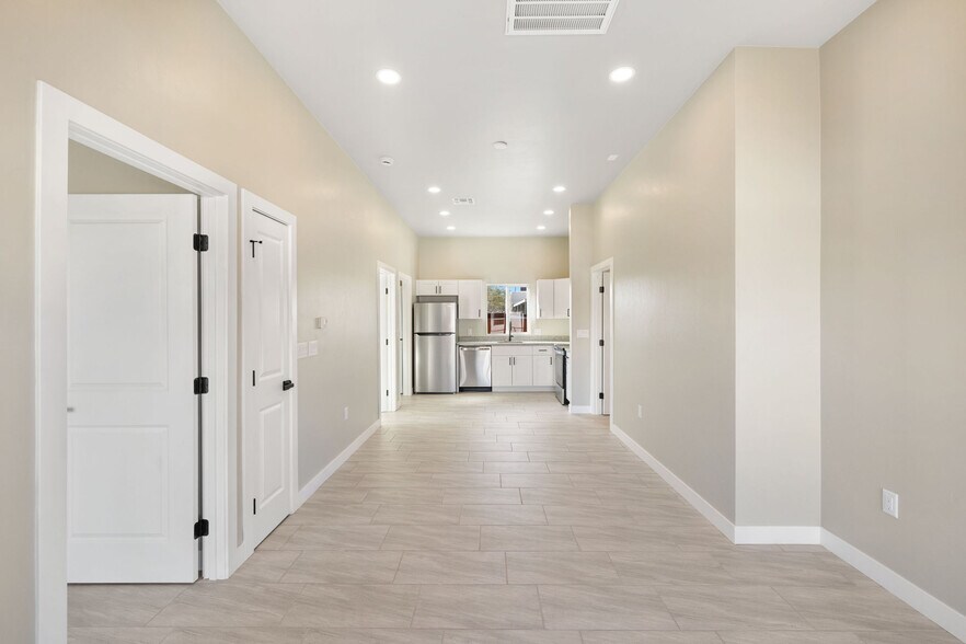 Building Photo - 1329 W Speedway Blvd