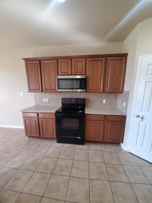 Building Photo - 501 Dinge Bay Dr