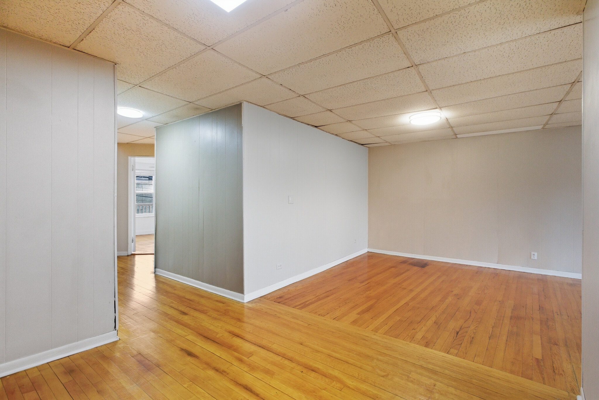 Building Photo - 117 W 1st St