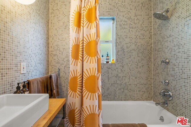 Building Photo - 1510 Electric Ave