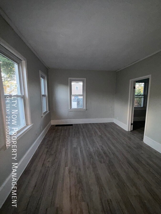 Building Photo - 3507 Carlyle Ave