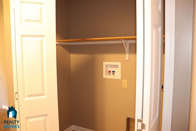 Building Photo - 805 Charleston St