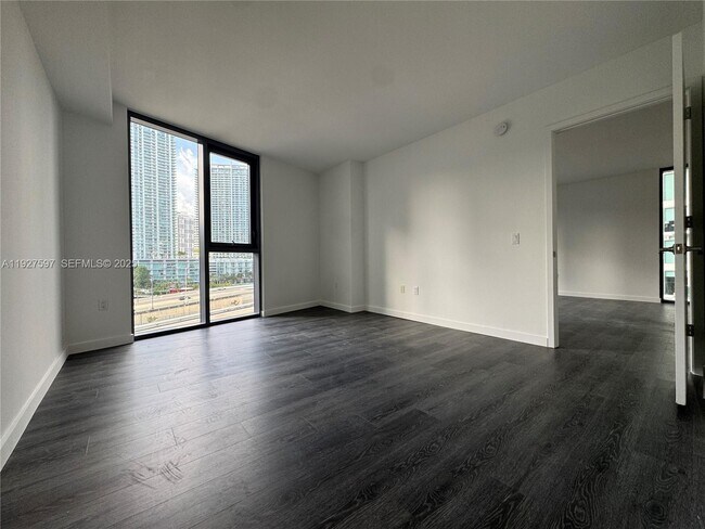 Building Photo - 31 SE 6th St