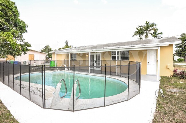 Building Photo - 1291 NW 60th Ave
