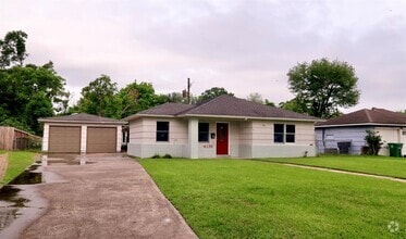 Building Photo - 4139 De Leon St