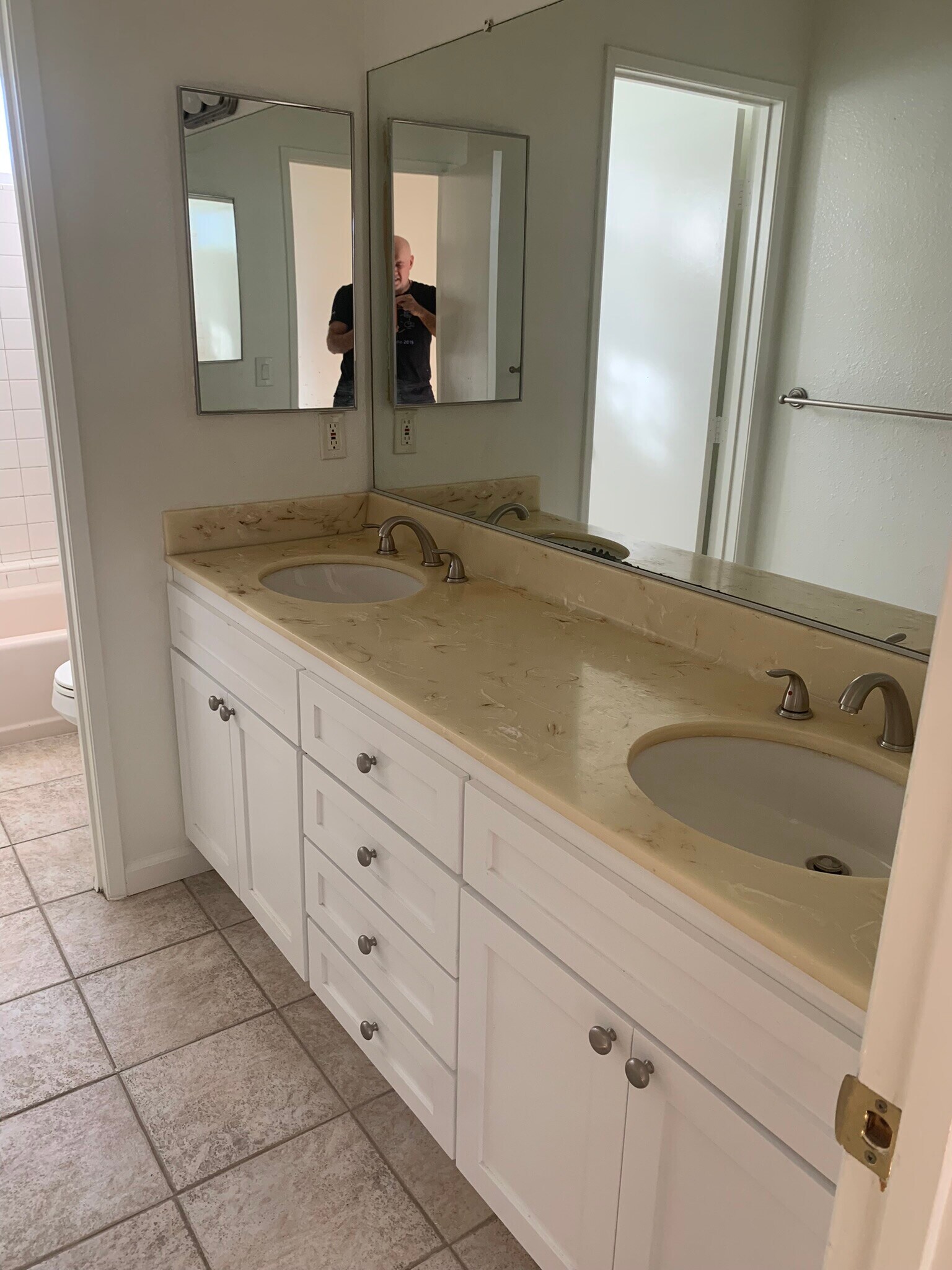 Shared Bathroom - 1317 26th St