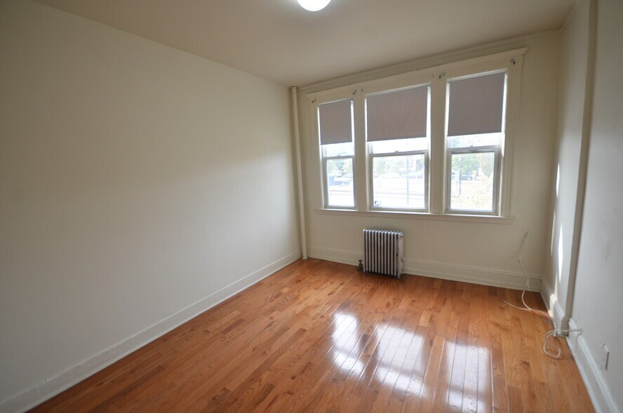 Building Photo - 1564 Commonwealth Ave