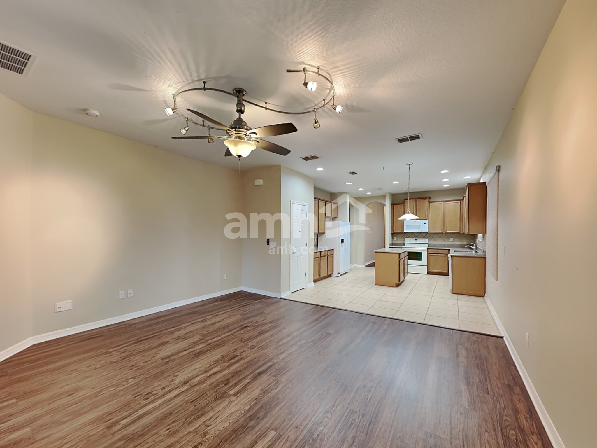 Building Photo - 15152 Stonebriar Way