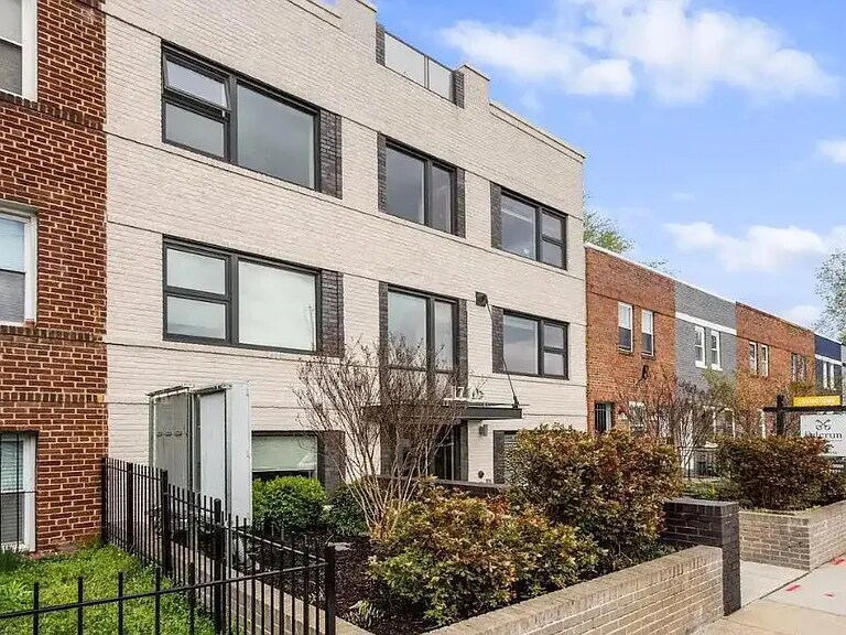 Building Photo - 1710 Gales St NE