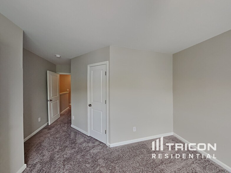 Building Photo - 314 Forest Green Dr