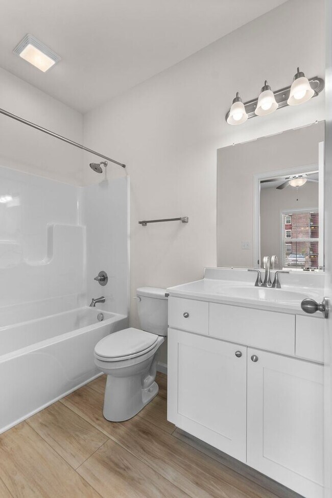 Building Photo - 1112 Bertling St