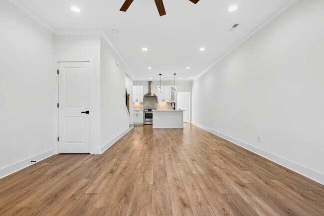 Building Photo - 409 Lellyett St