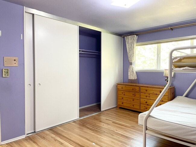 Building Photo - Beautifully Remodeled 5 Bed 2.75 Bath Home in Eastgate