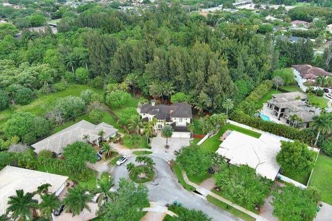 Building Photo - 6301 SW 58th Ct