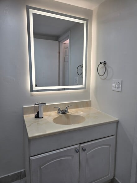 Building Photo - 2935 NE 163rd St