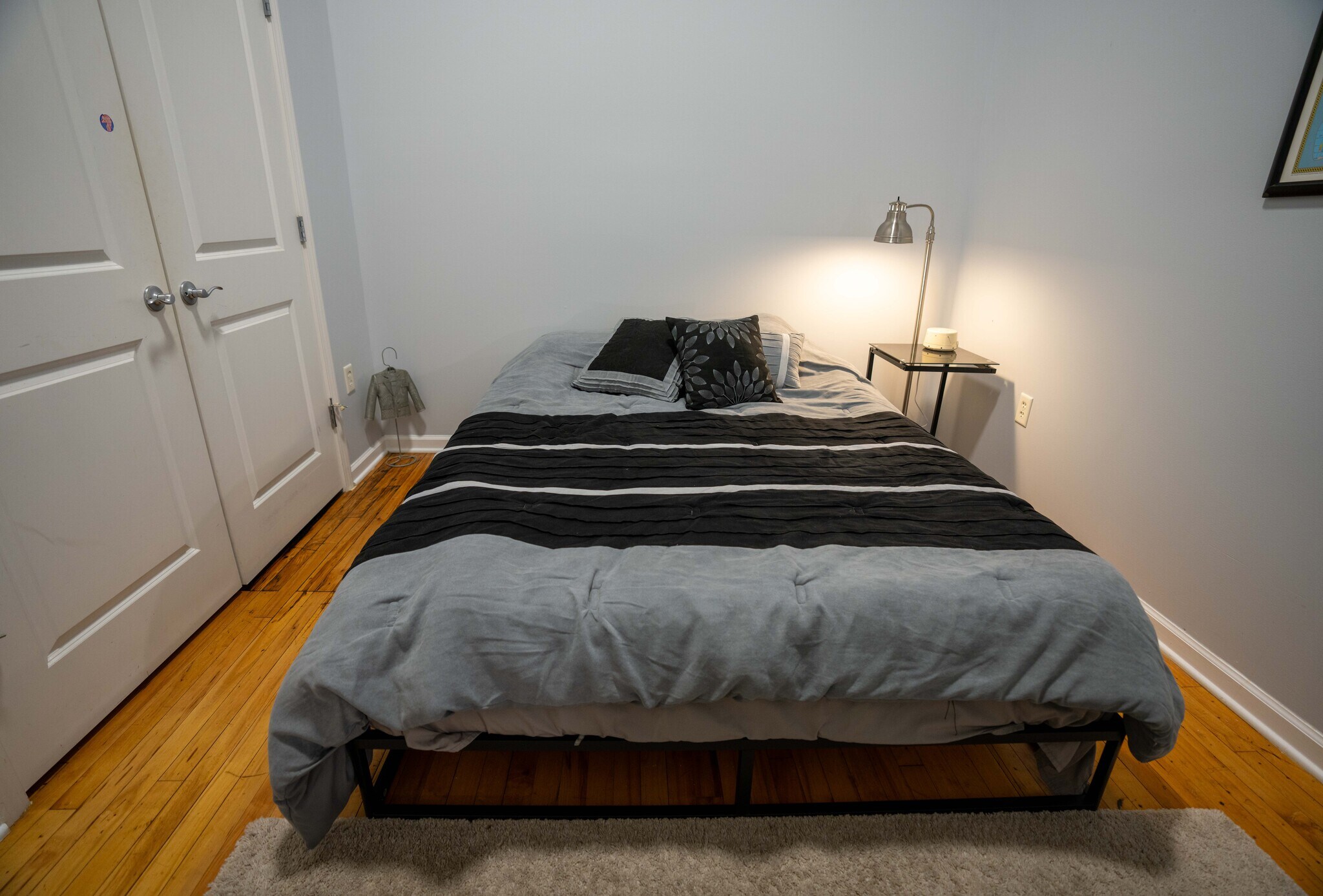 Building Photo - 624 E Walnut St