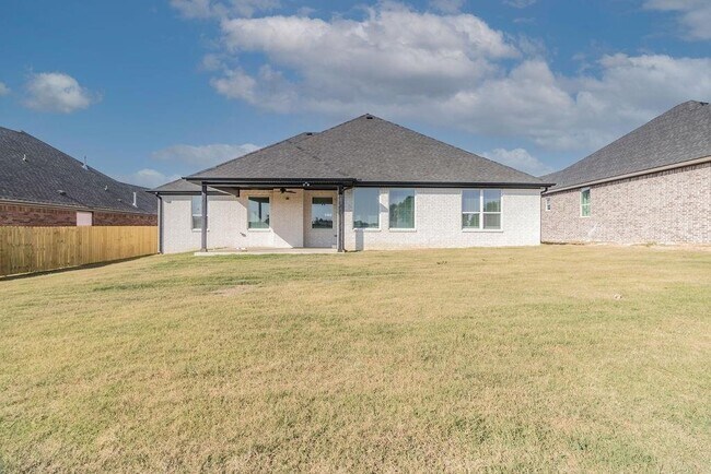 Building Photo - 805 Carlock Dr
