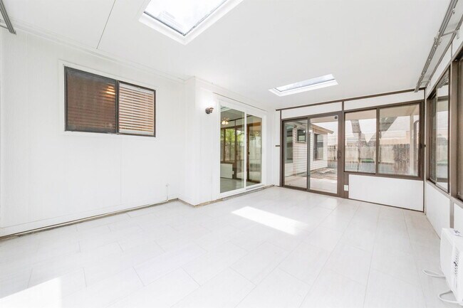 Building Photo - 2014 Balsam Way