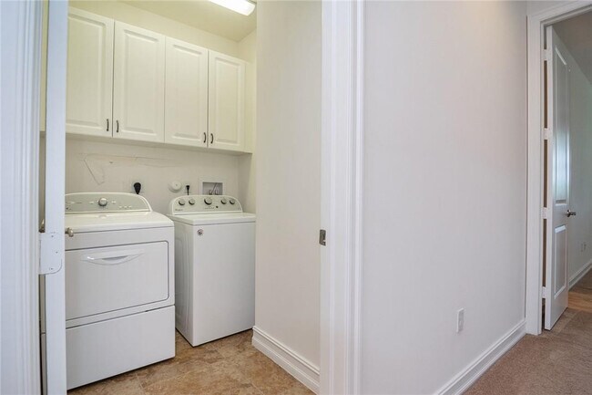 Building Photo - 126 Riverwalk Cir E