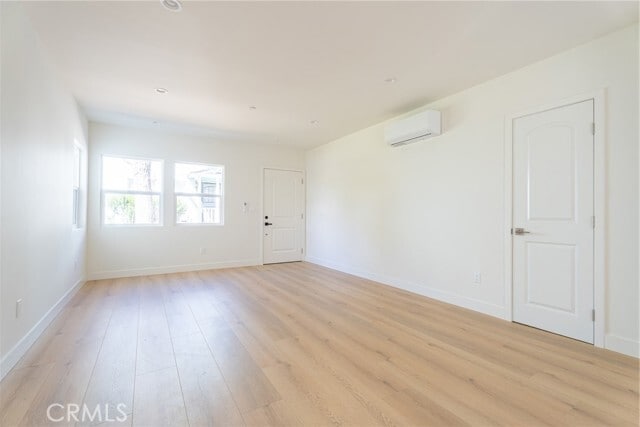 Building Photo - 1065 E Spazier Ave