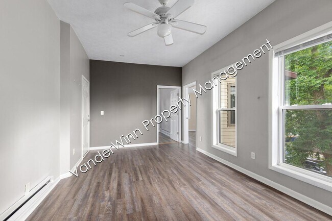 Building Photo - 740 Kellogg St SE