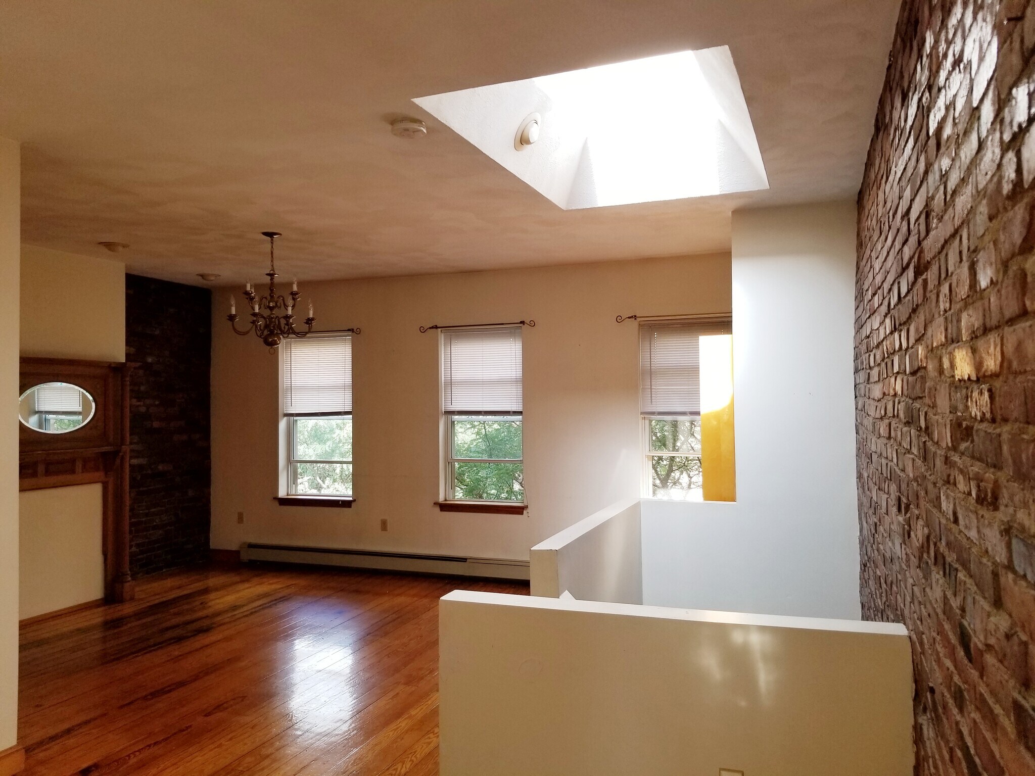 Building Photo - 67 Baldwin St