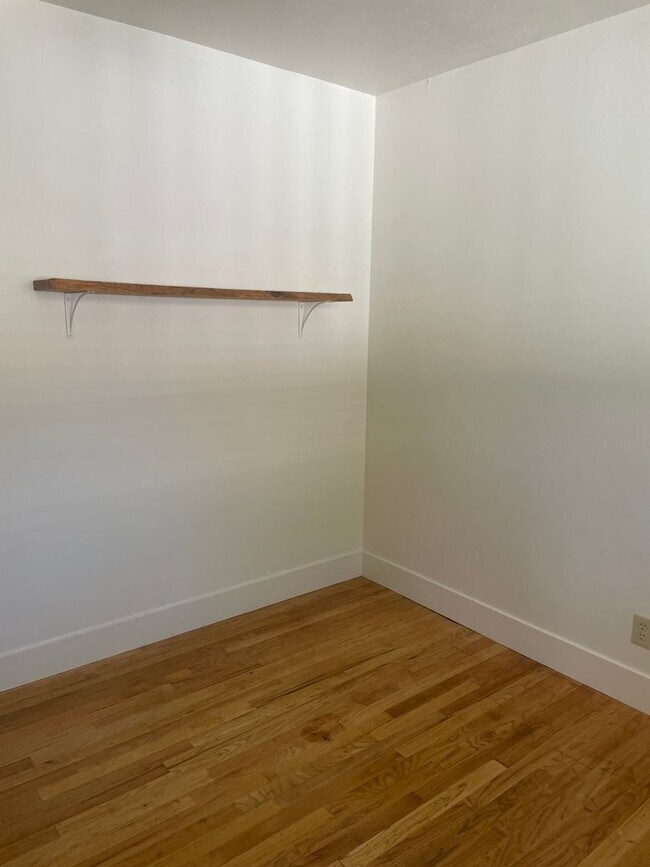 Building Photo - WONDERFUL HOME LOCATED IN KUTRAS TRACT!