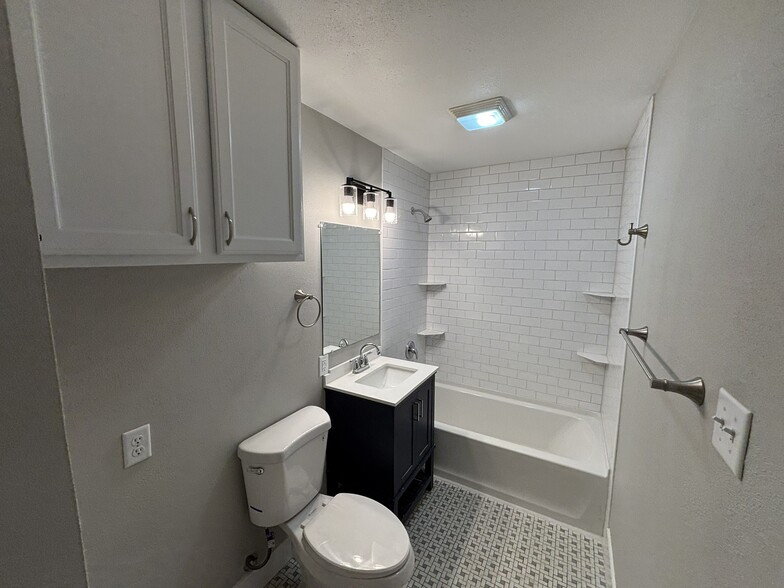 Building Photo - 69 Toponce Dr