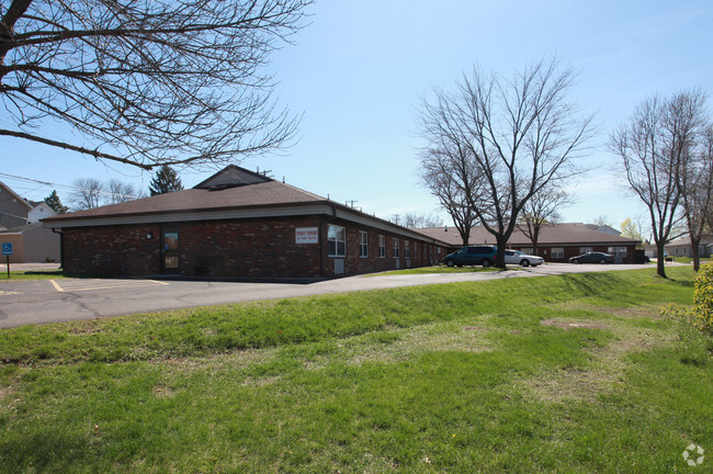 Building Photo - Congress Apartments