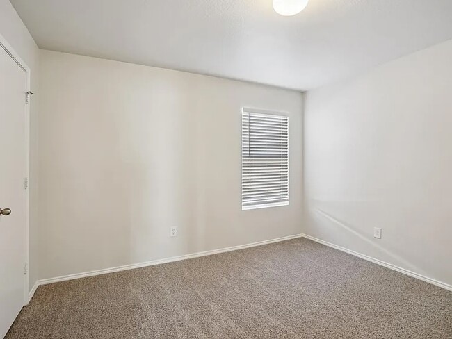 Building Photo - 4933 Parkrise Dr