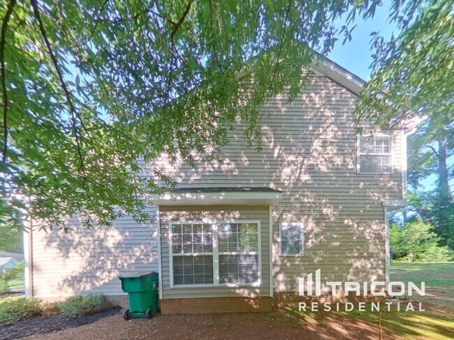 Building Photo - 5604 Bluff Ct