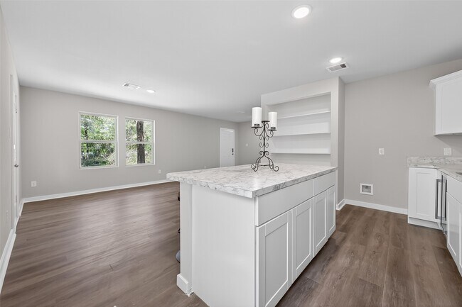 Building Photo - 154 Lakeview Dr