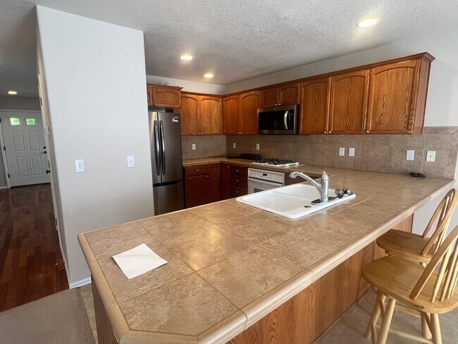 Building Photo - 863 SE Bayshore Cir