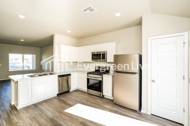 Building Photo - 10174 E Biswell Ln