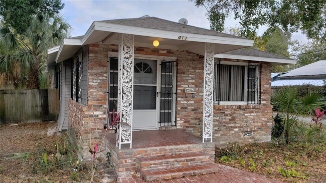 Building Photo - 411 Ave E SE