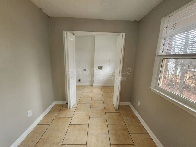 Building Photo - 3765 Will Lee Rd