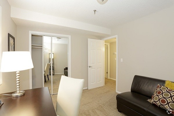 Building Photo - Firethorne