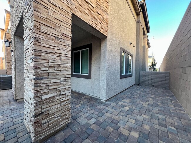 Building Photo - Beautiful Newer 4 Bedroom Home in Cadence with Large Loft