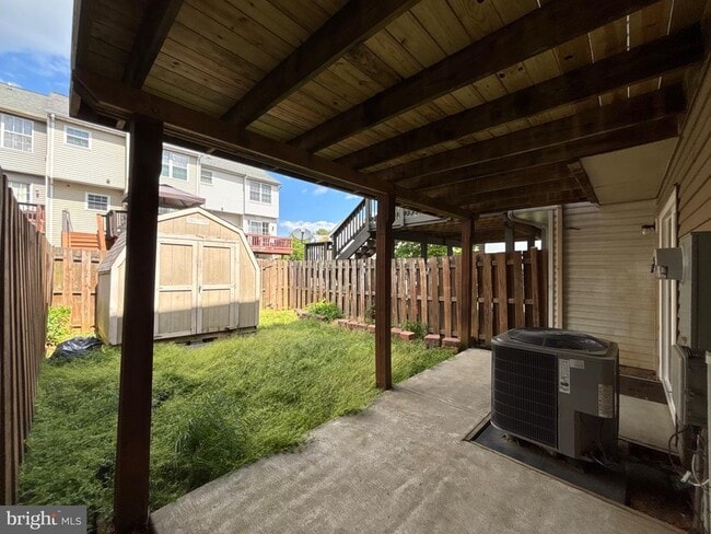 Building Photo - 109 Barrows Ct