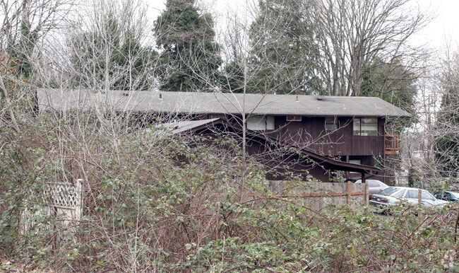 Building Photo - 10075 Des Moines Memorial Dr S