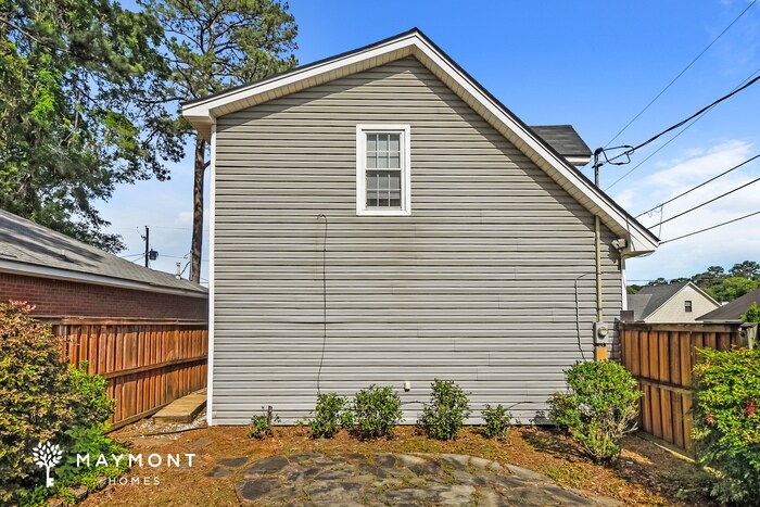 Building Photo - 3801 Cedar Ave