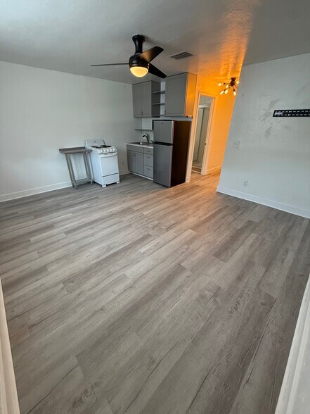 Building Photo - 1312 Highlands Dr