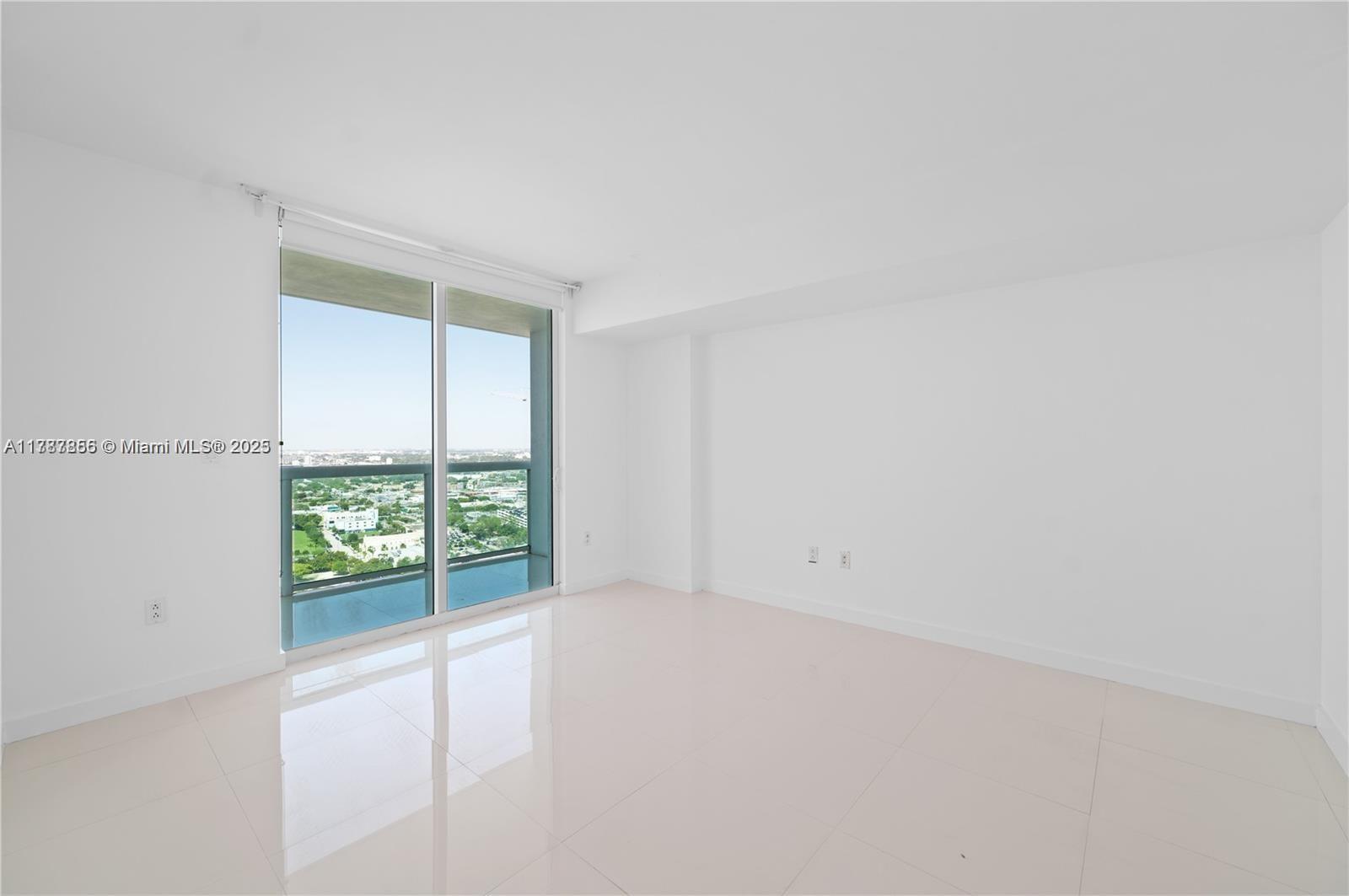 Building Photo - 1800 N Bayshore Dr