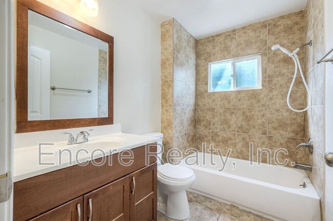 Building Photo - 6135 Chadwick Ave