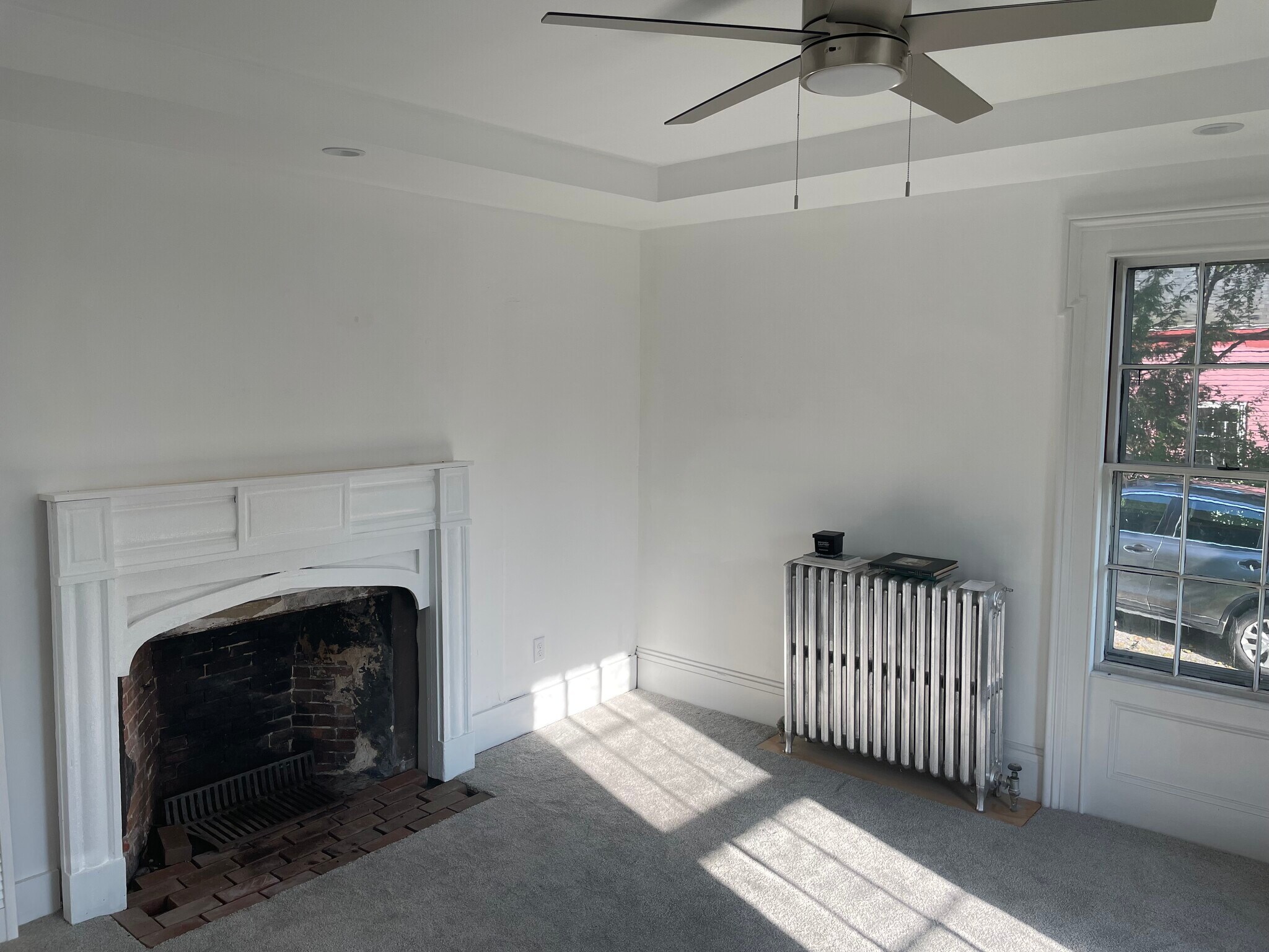 Front bedroom with carpet - 706 Middle St