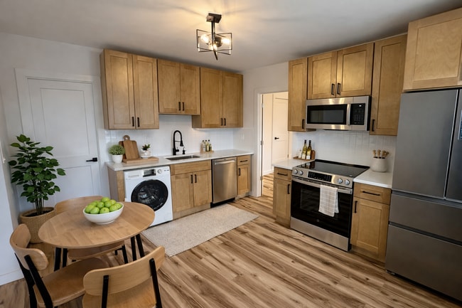 Building Photo - 431-431 N Main St