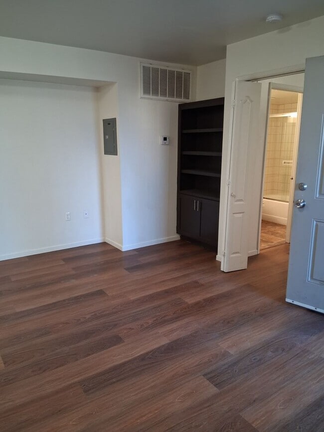 Building Photo - Great Condo for Rent!