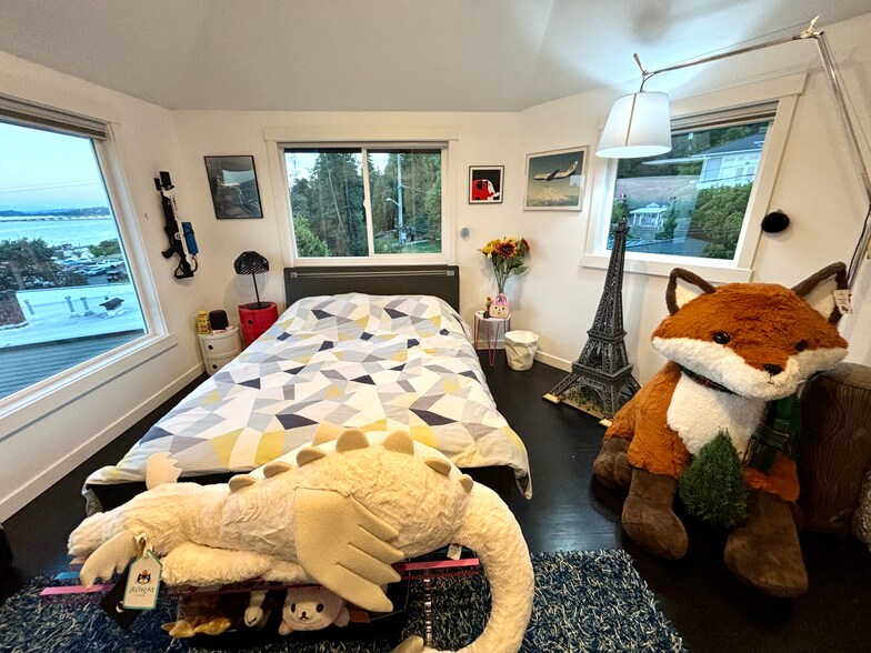 Building Photo - 110 Erie Ave