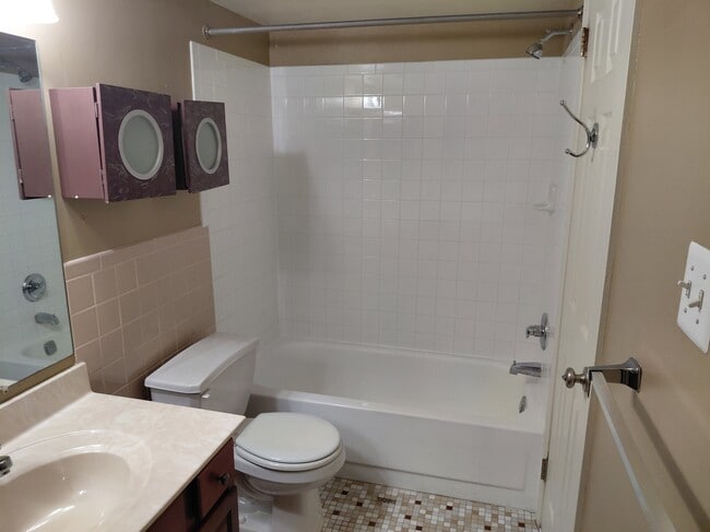 Building Photo - 93 Ramsgate Ct