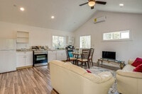 Building Photo - 1120 Sunrise Hill